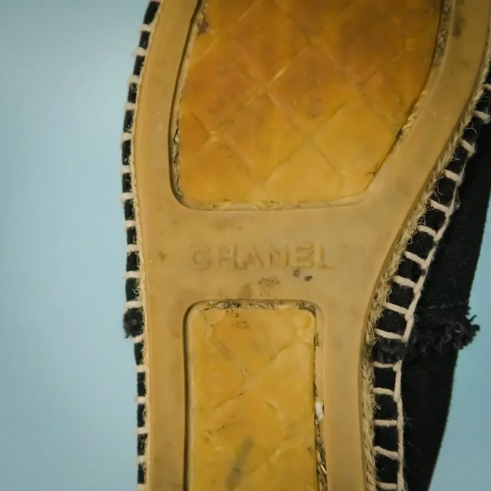 Chanel 39 Size 8.5 US Black Canvas CC Logo Espadrille Slip On Flats Shoes